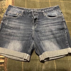 Maurice’s shorts 13/14